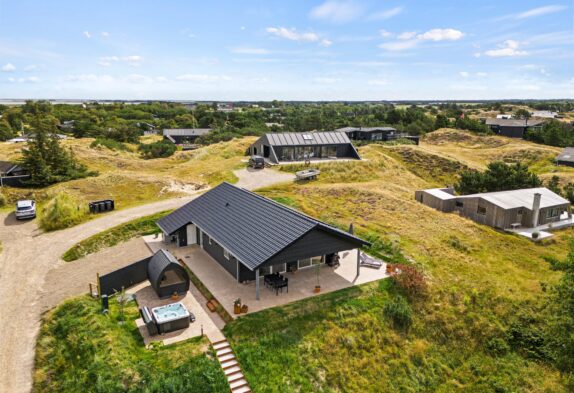 Lækkert og moderne feriehus med udespa på Fanø