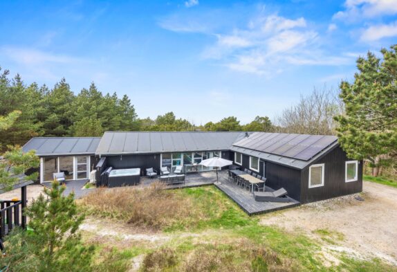 Neurenoviertes Poolhaus auf Rømø für 12 Personen mit Wellness – 2 Hunde