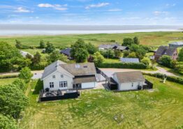 Charmerende sommerhus til 18 personer + 2 hunde på Rømø. Kat. nr.:  82242, Gl Færgevej 18