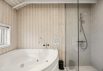 Traditionelt og strandnært sommerhus med spa og sauna (billede 14)