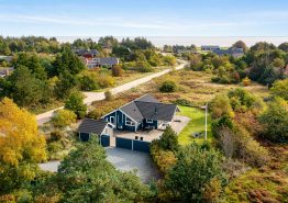 Gemütliches, modernes Ferienhaus mit großer Terrasse und Kamin