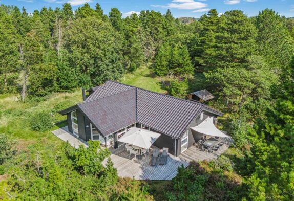 Strandnahes Ferienhaus mit Sauna und Whirlpool für 7 Personen