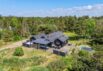 Modernes Poolhaus mit Sauna und Whirlpool (Bild  1)