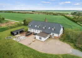 Schöner, geräumiger Landsitz mit Swimmingpool und Außenwhirlpool