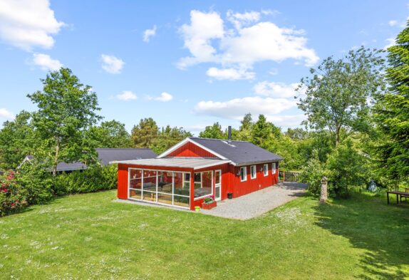 Sommerhus med varmepumpe og hyggelig udestue