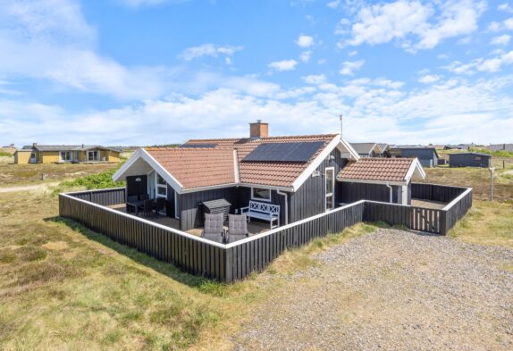 Dejligt feriehus med sauna, tæt på hav og fredet område, hund tilladt