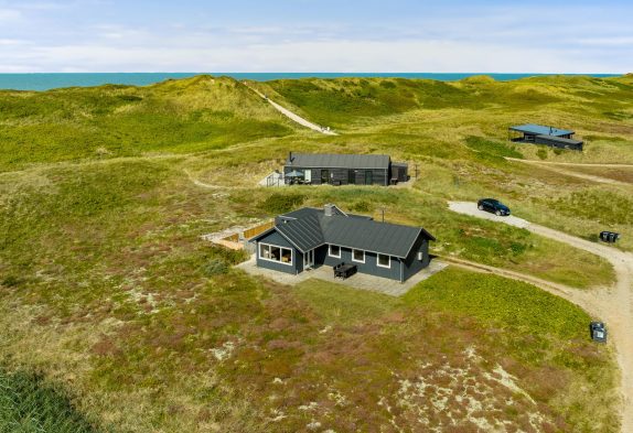 Hyggeligt sommerhus til 6 personer kun 100 meter fra havet