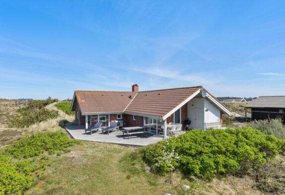 Modernes Poolhaus nah am Strand der dänischen Westküste