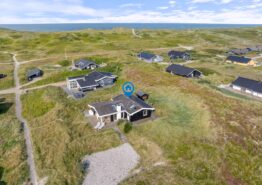 Skønt sommerhus med brændeovn og udesauna