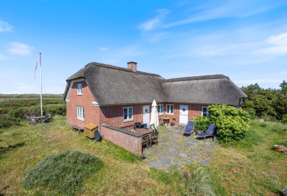 Ferienhaus mit Blick auf die Dünenlandschaft der Nordsee