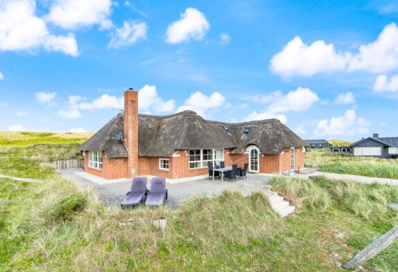 Sommerhus i førsteklasses beliggenhed nær stranden