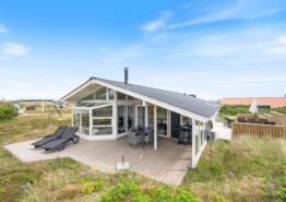 Strandnahes Ferienhaus mit Sauna, Whirlpool und Terrassen