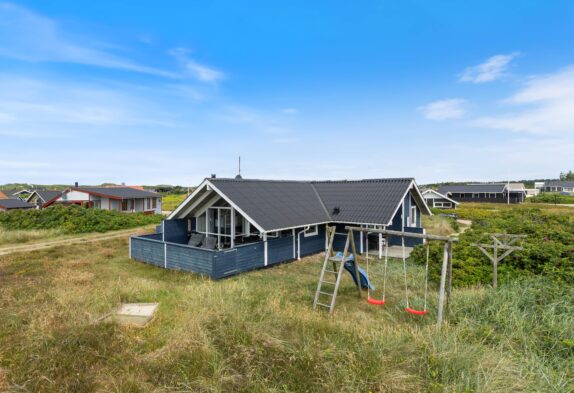 Hyggeligt sommerhus til 6 personer med flot udsigt og sauna