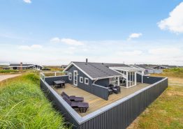 Strandnahes Ferienhaus mit schöner Terrasse und Sauna. Kat. nr.:  A1471, Arvidvej 110;