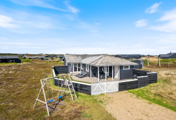 Venligt indrettet feriehus tæt på havet og med hund tilladt