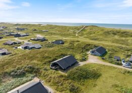Feriehus tæt på stranden med aircondition og spa