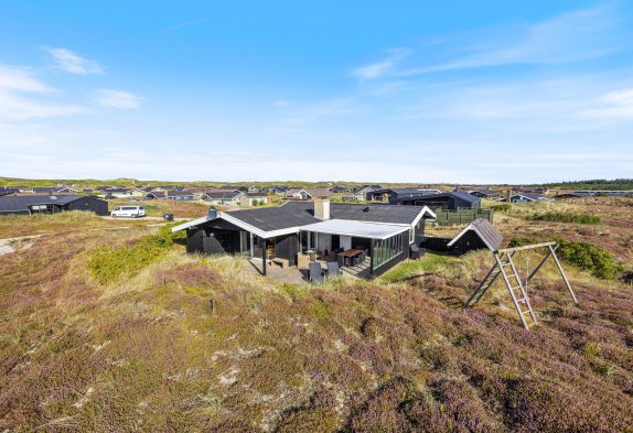 Klassisches Ferienhaus mit Kamin in Strandnähe