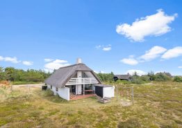 Hyggeligt og moderne sommerhus med panoramaudsigt