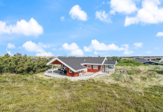 Strandnahes Ferienhaus im typisch skandinavischen Stil