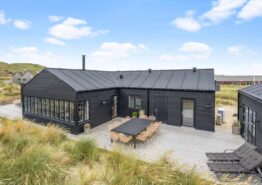 Strandnahes Poolhaus mit kostenloser Endreinigung für 10 Personen