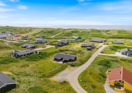 Dejligt sommerhus med spa og sauna kun 150 m fra havet