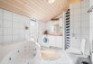 Strandnært sommerhus med både sauna og spa (billede 19)