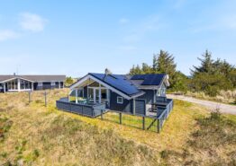 Schönes Wellness-Sommerhaus mit  eingezäunter Terrasse