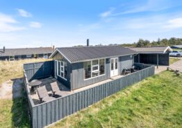 Ferienhaus mit geschlossener Terrasse. Kat. nr.:  B2223, Julianevej 16;