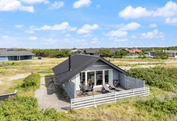 Ferienhaus in Bjerregård mit geschlossener Terrasse