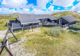 Nyere feriehus med sauna, spa og varmepumpe, tæt på havet