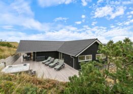 Ferienhaus in Bjerregård mit Sauna und Whirlpool
