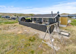 Strandnært sommerhus til 4 personer i Bjerregård