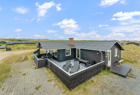Strandnært sommerhus til 5 personer i Bjerregård