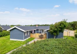 Sommerhus i Bjerregård med lukket terrasse, udespa og shelter