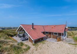 Velholdt sommerhus med 4 soveværelser