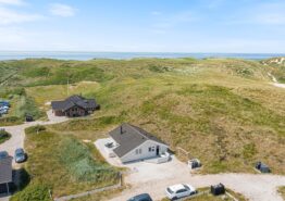 Strandnahes Ferienhaus mit Whirlpool in Randlage