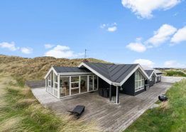 Gemütliches Ferienhaus mit Sauna und Terrasse – Bjerregård