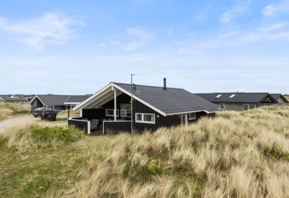 Sommerhus med spabad og sauna tæt på Vesterhavet