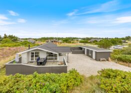 Pænt feriehus med brændeovn og spa tæt på vandet. Kat. nr.:  B2589, Midtvej 16