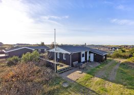 Hyggeligt sommerhus med hund tilladt og brændeovn