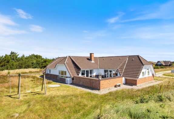 Energiefreundliches Poolhaus für 10 Personen mit Whirlpool