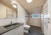 Familievenligt sommerhus med gæste-wc, stor lukket terrasse (billede 14)