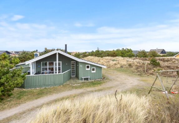 Strandnahes Ferienhaus mit Kaminofen – 2 Hunde willkommen