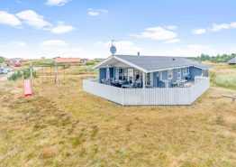 Hyggeligt træsommerhus med sauna, spa og god beliggenhed