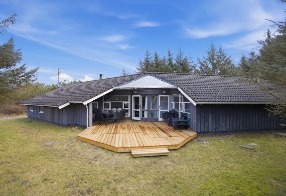 Poolhus til 10 personer med sauna og spa