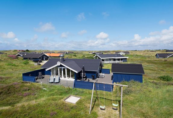 Schönes, strandnahes Ferienhaus mit gut geschützter Terrasse
