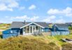 Dejligt sommerhus tæt på strand og med afskærmet terrasse (billede 1)