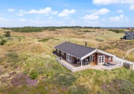 Feriehus med sauna, spa og gode terrasser på ugeneret beliggenhed