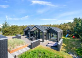 Moderne sommerhus med sauna i Bjerregård