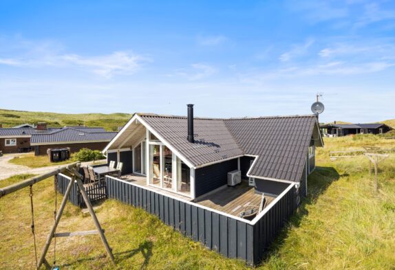 Hyggeligt feriehus nær stranden